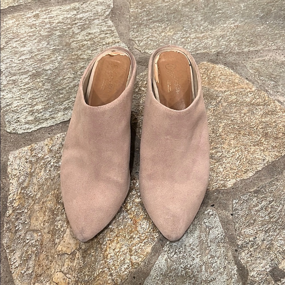 Seychelles Women's Suede Mules blush or dark cream 9